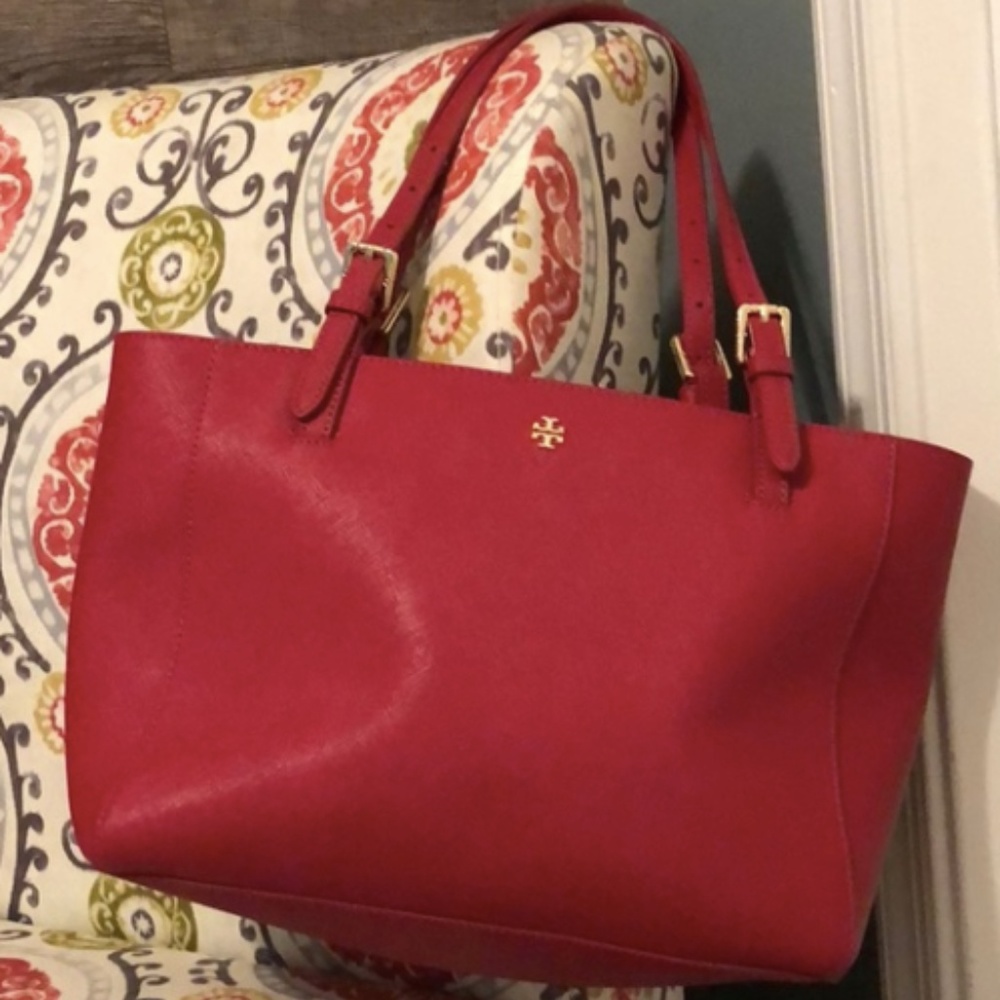 Beautiful Tori Burch Tote